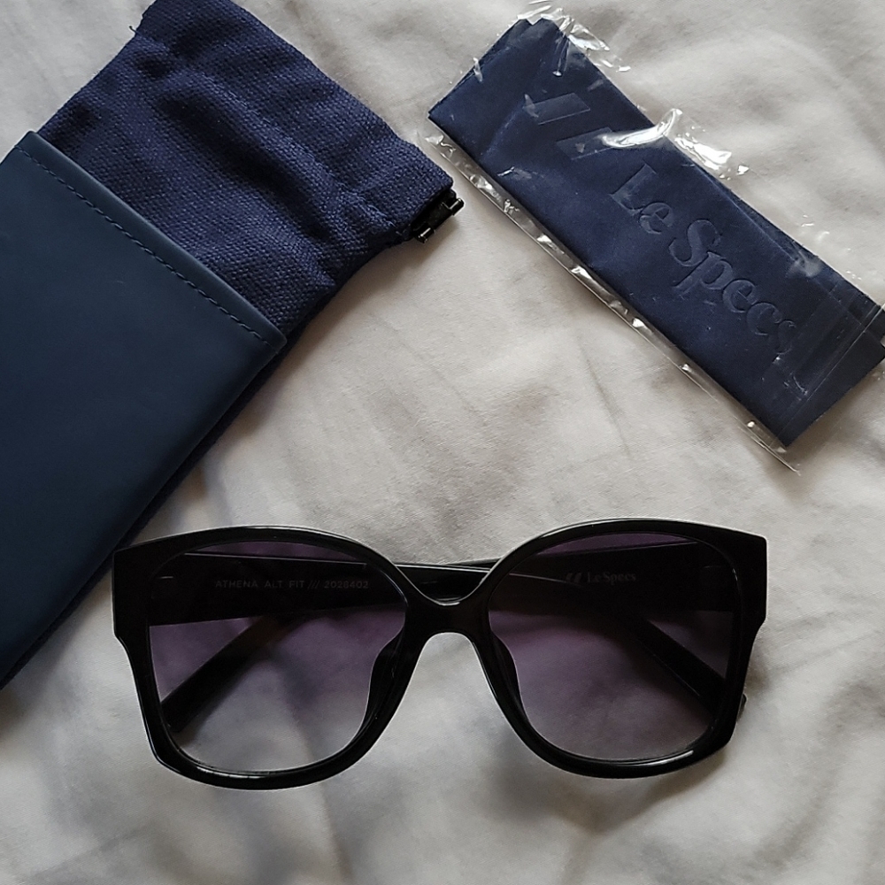 Le Specs Athena Alt Fit Oversized Sunglasses
